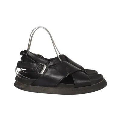 Sandaler (Svart) från Common Projects