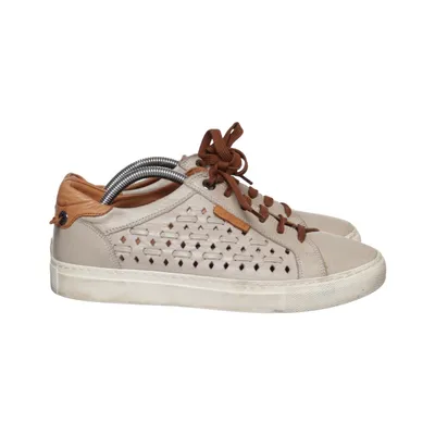 Sneakers (Beige) from Carmela