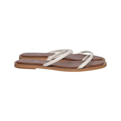 Slip-ins (Brown, White) from Vanessa Wu