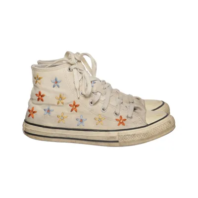 Canvas shoes (Chuck Taylor All Star) from Converse