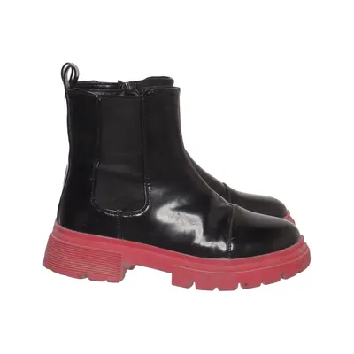 Chelsea boots (Black, Pink) from Tissaia