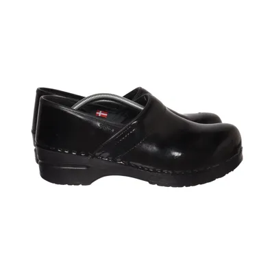 Sabots (Noir) de Sanita Cuir