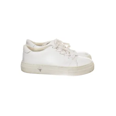 Sneakers (White) from Sneaky Steve