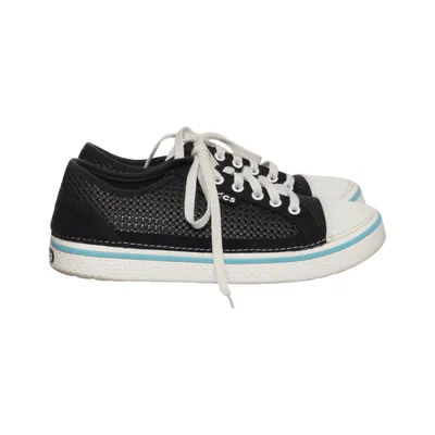 Tygskor (Svart, Vit, Blå) från Crocs