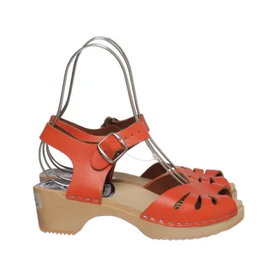 Clogs (Red) from Nybrotoffeln