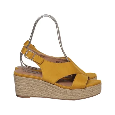 Wedges (Yellow) from Clowse