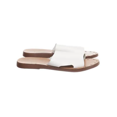 Sandals (White, Brown) from Agnes Cecilia