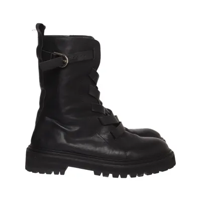 Laced boots (Black)