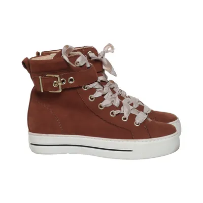 Sneakers (Brown) from Pat Calvin