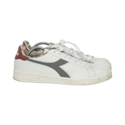 Baskets (Blanc, Gris) de Diadora