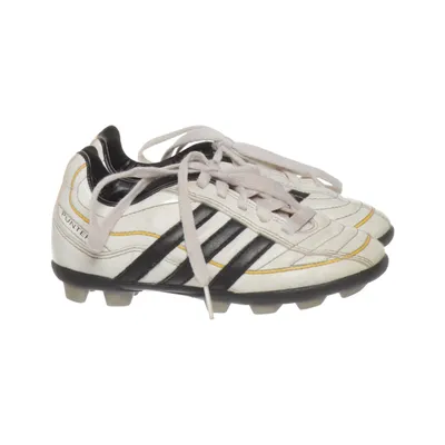 Fotbollsskor (G15512) från Adidas