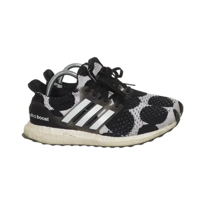 Löparskor (Ultraboost) från Adidas x Marimekko