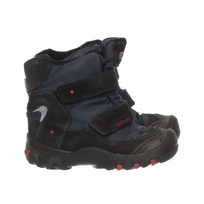 Boots (Blå, Svart, Röd) från Elefanten