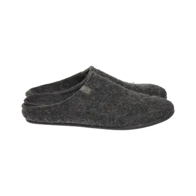 Slippers (Gray) from Ullmax