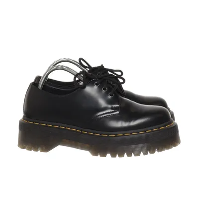 Derbyskor (Svart) från Dr. Martens