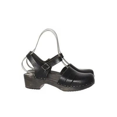 Clogs (Black) from Swedish Hasbeens