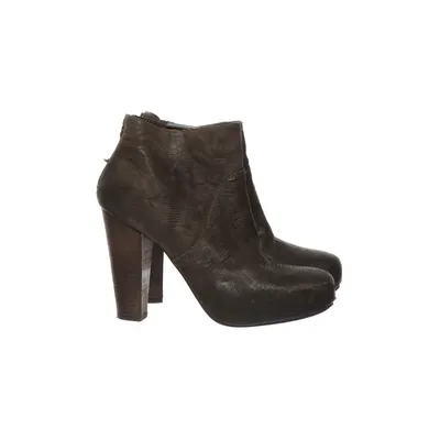 Heeled boots (Brown) from Vic