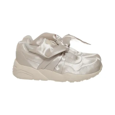 Sneakers (Basket Heart) van Fenty x Puma