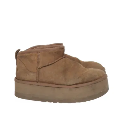 Boots (Classic Ultra Mini Platform) från UGG