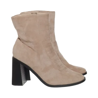 Bottes à talons (Beige) de Girlhood