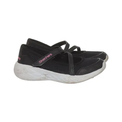 Gymnastic shoes (Black, White) from Skechers