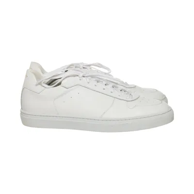 Baskets (Blanc) de Jim Rickey Cuir