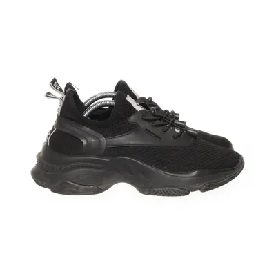 Sneakers (Black) from Steve Madden