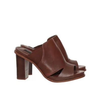 Mules (CAYLEE) från White House Black Market