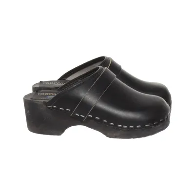 Clogs (Black) from Torpatoffeln