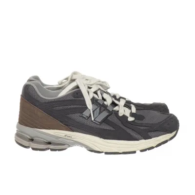 Sneakers (Gray) from New Balance