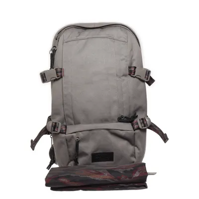 Ryggsäck (Grå, Flerfärgad) från Eastpak