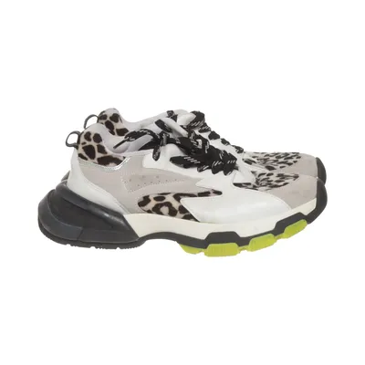 Sneakers (Extracted product information) från SoWhat Footwear