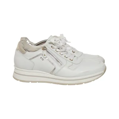 Sneakers (Modellen är stor i storleken, 41-41;5) från Nero Giardini