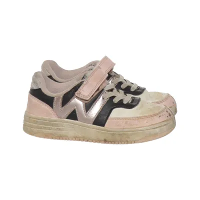 Sneakers (Pink, Black, White) from Warp