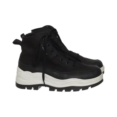 Laced boots (Black, White) from Linear of Sweden