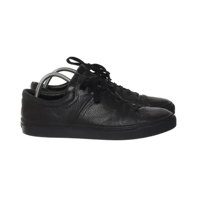Sneakers (Black) from Jim Rickey