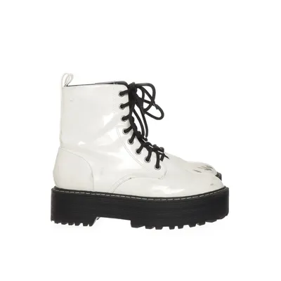 Laced boots (White, Black) from Clou