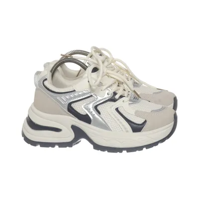 Trainers (White, Gray, Black) from Sekanqes
