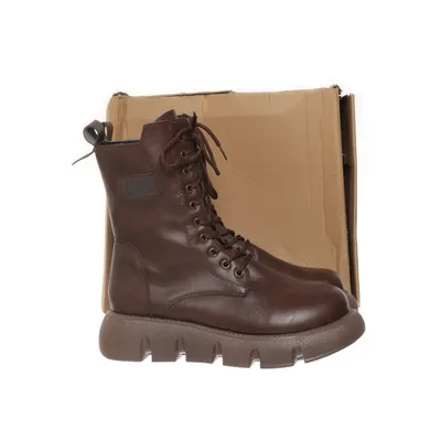 Laced boots (Brown) from Kaiser