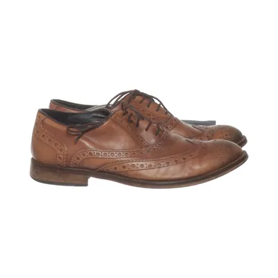 Brogues (Brown) from Novita Man Leather