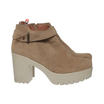 Heeled boots (Beige) from Camila's