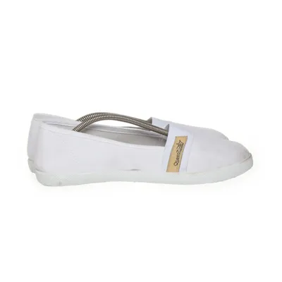 Walking shoes (White) from Queen Lina
