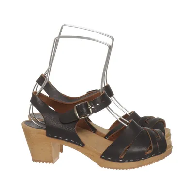 Clogs (Black) from Moheda