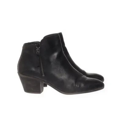 Heeled boots (Black) from Frye