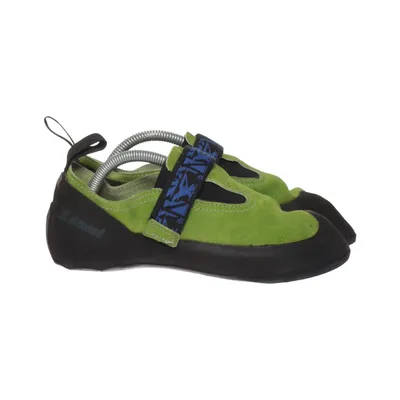 Climbing shoes (Cliff Slipper) from Decathlon Leather