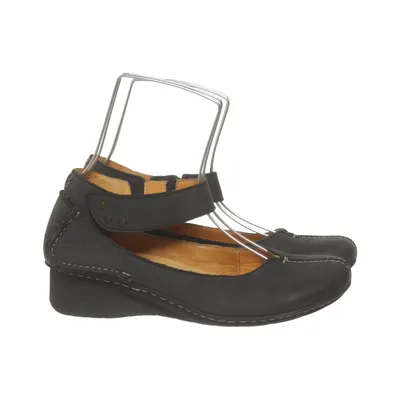 Walking shoes (Black) from Ario Leather