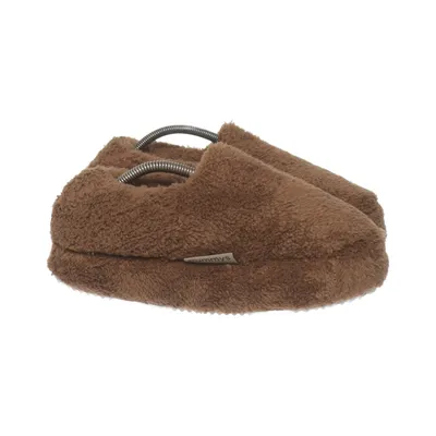 Slippers (Brown) from Pummys