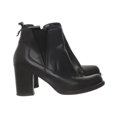 Heeled boots (Black) from Clara Barson