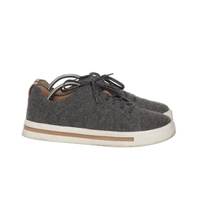 Trainers (Gray) from Unstructured by Clarks