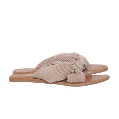 Slip-ins (Beige, Bruin) van Agnes Cecilia